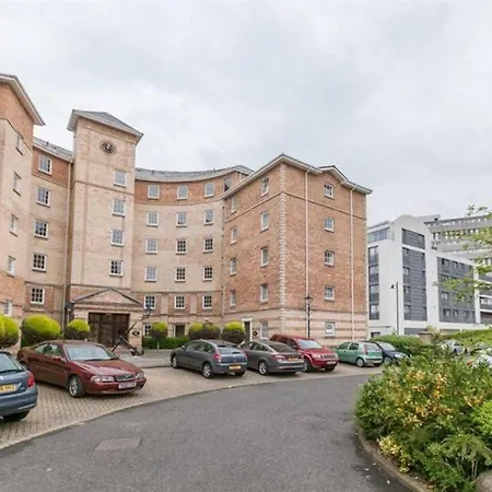 My Waterfront Apartment, Views Over Water Of Leith *