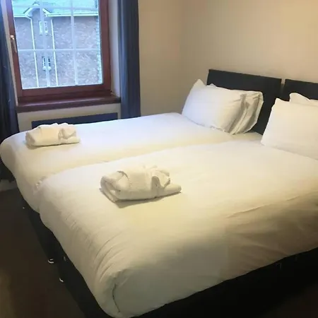 My Waterfront Apartment, Views Over Water Of Leith Apartment Edinburgh