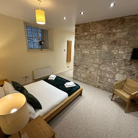 Edmonstone Old Town Edinburgh