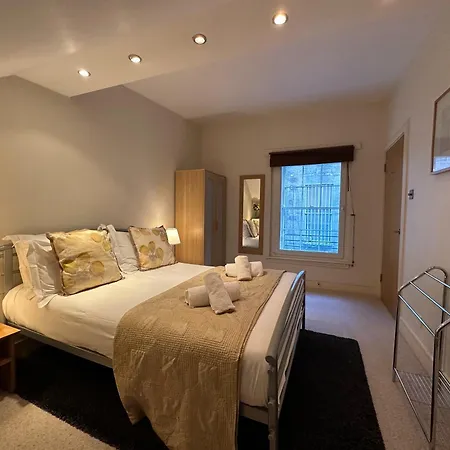 Thistle Lane *