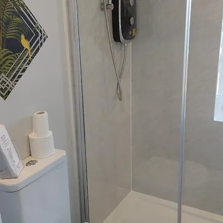 East Claremont Guest house 4*