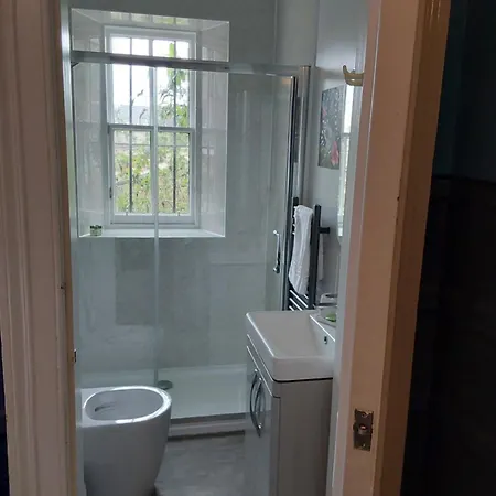 East Claremont Guest house