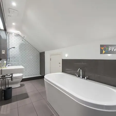 Cool Urban With Stunning Castle Views