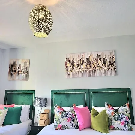 Apartmán 4 Bedrooms By Sensational Short Lets & Serviced