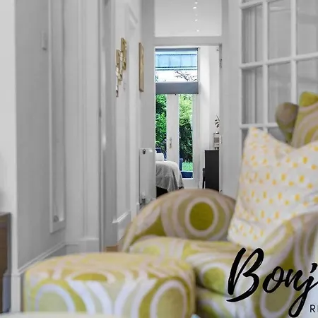 Clichy Ground Floor 1br-1 Ba, Shared Garden Access By Bonjour Residences Edimburgo