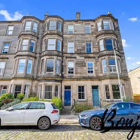 Clichy Ground Floor 1br-1 Ba, Shared Garden Access By Bonjour Residences Appartamento *