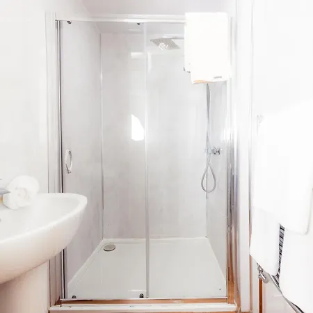 Desirable By The Centre إدنبرة