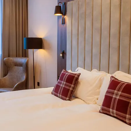 Tynecastle Park 4* Edinburgh