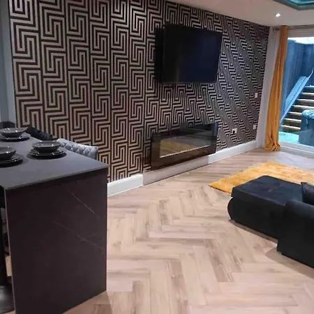 Murrayfield Stadium Basement ,Murieston -3 Bed 3 Bath