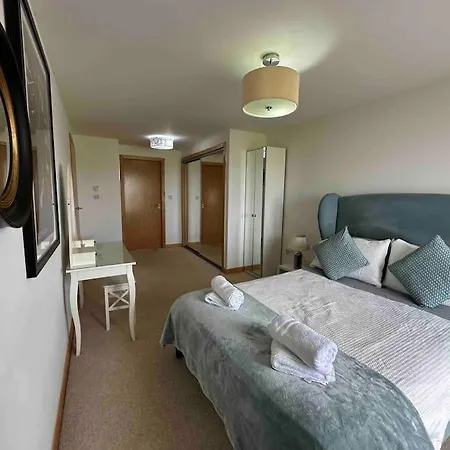 Modern Specious Three Bedroom In