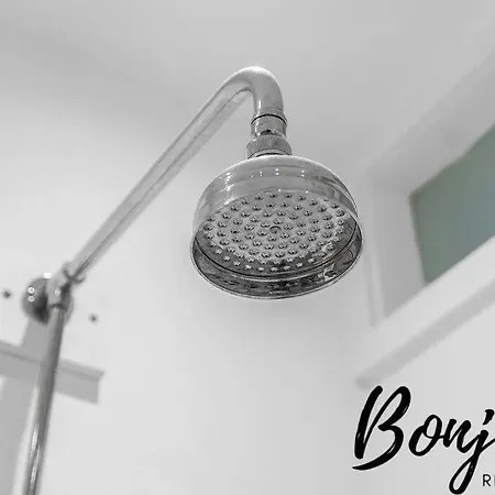 Appartamento Clichy Ground Floor 1br-1 Ba, Shared Garden Access By Bonjour Residences Edimburgo