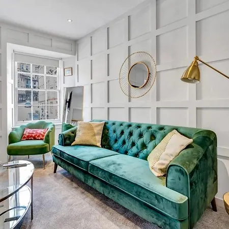 Boutique Castle View 3 Bedroom *