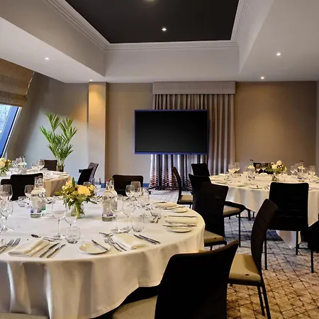 Отель Marriott Holyrood 4*