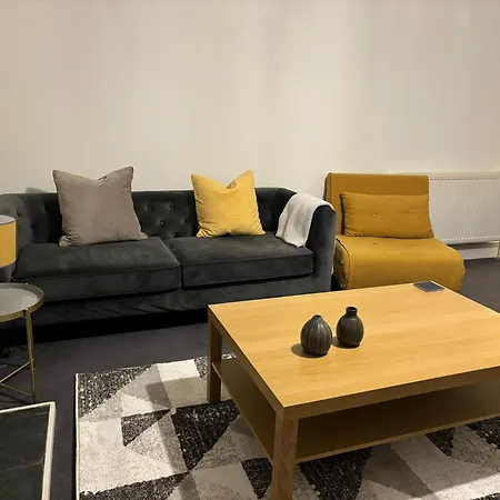 Apartment The Well Court *