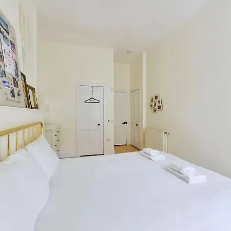 Apartment Guestready - Lovely & Overlooking Castle