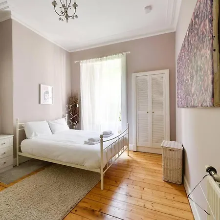 Guestready - Lovely & Overlooking Castle Apartment