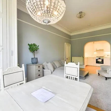 Apartment Guestready - Lovely & Overlooking Castle *
