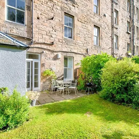 Guestready - Lovely & Overlooking Castle * Edinburgh