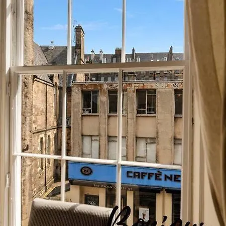Monge Old Town 2br-1ba, Near Royal Mile By Bonjour Residences * 에든버러