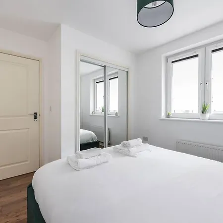 Stunning 1 Bd Flat In Lochend Park With A Patio Appartamento