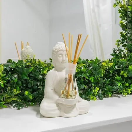 Stunning 1 Bd Flat In Lochend Park With A Patio Edimburgo