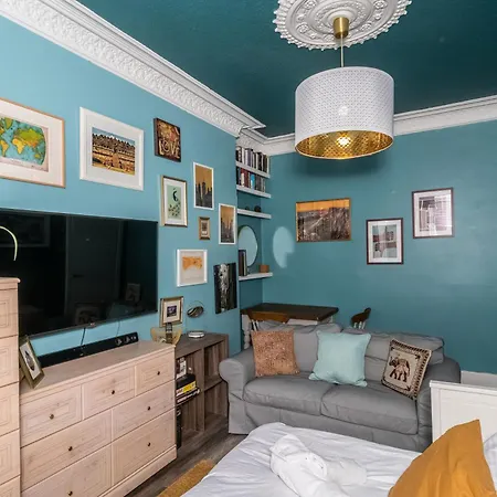 Pass The Keys Trendy Historic Flat Sleeps 4 To 6 Near Leith Shore *