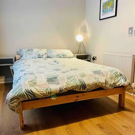 Апартаменты Modern 2 Bedrooms & Two Bathrooms *