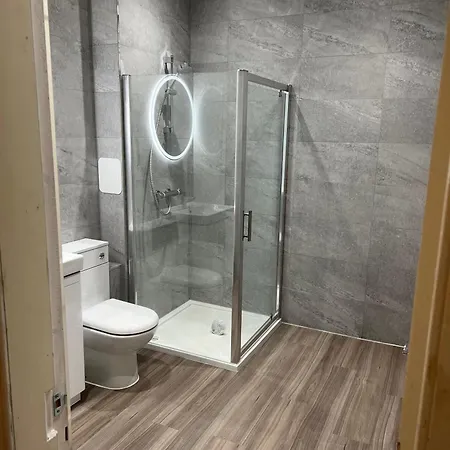 شقة Beautiful 2 Bed 2 Bath Flat Overlooking Meadows Park إدنبرة