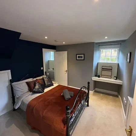 The Gate House - 3 Bed & Parking فيلة *