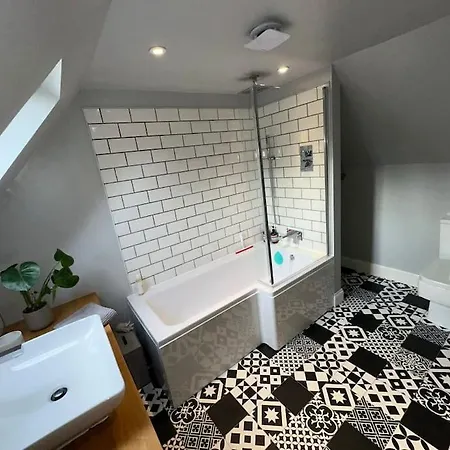 The Gate House - 3 Bed & Parking إدنبرة