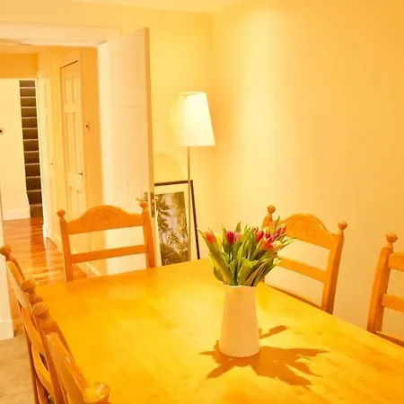 Arthur St - Spacious 3br House W Parking In Leith Apartament Edynburg