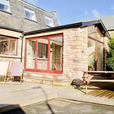 Apartmán Arthur St - Spacious 3br House W Parking In Leith