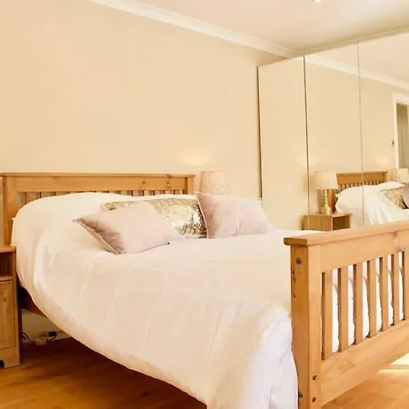 Arthur St - Spacious 3br House W Parking In Leith Apartament Edynburg