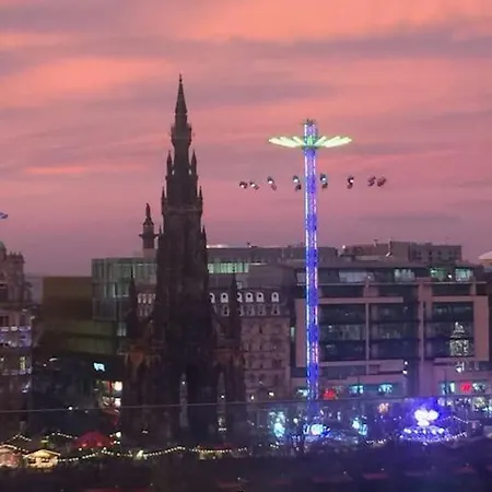 Modern Flat With Views By The Royal Mile Edinburg