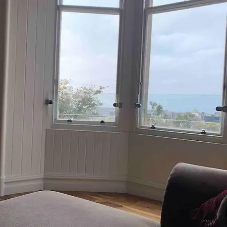 Modern Flat With Views By The Royal Mile Lägenhet