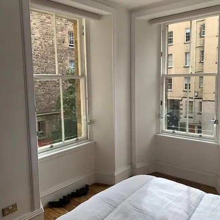 Modern Flat With Views By The Royal Mile * Edinburg