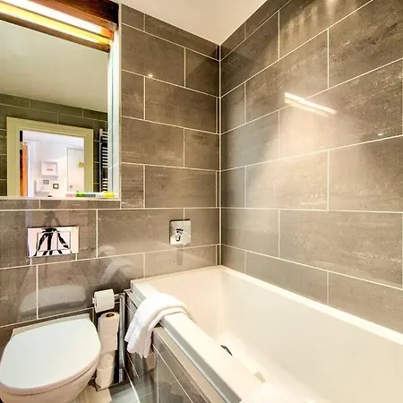 Modern Flat With Views By The Royal Mile Edinburg