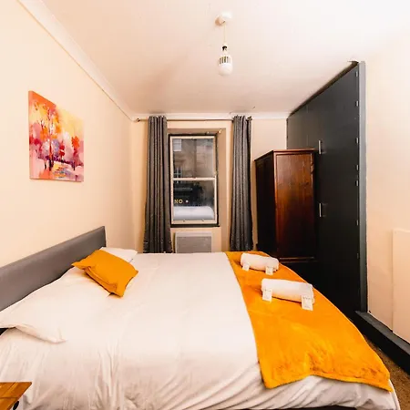 Cozy Old Town 4 Bedrm Эдинбург