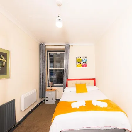 Cozy Old Town 4 Bedrm Эдинбург