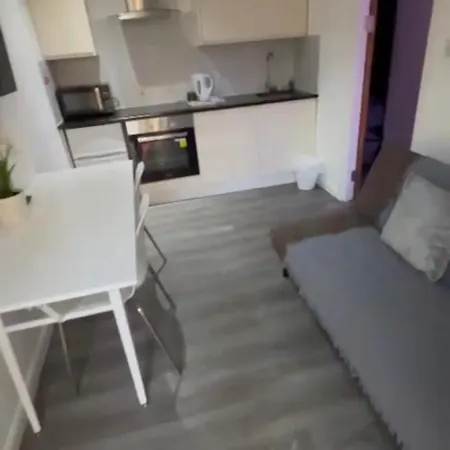 Crosskeys Guest house
