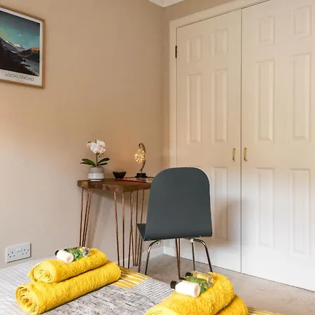 Cosy Roseburn Apartment, - 2 Bedrooms, Free Parking * Edinburgh