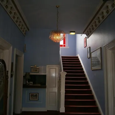 Dorstan House 招待所 3*