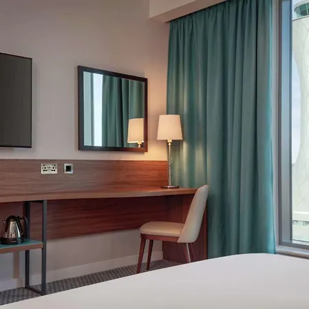 Hampton By Hilton Edinburgh Airport Hotel 3*