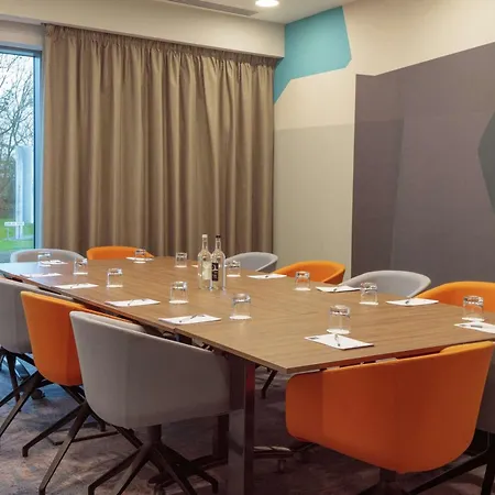 Hampton By Hilton Edinburgh Airport Hotel 3*