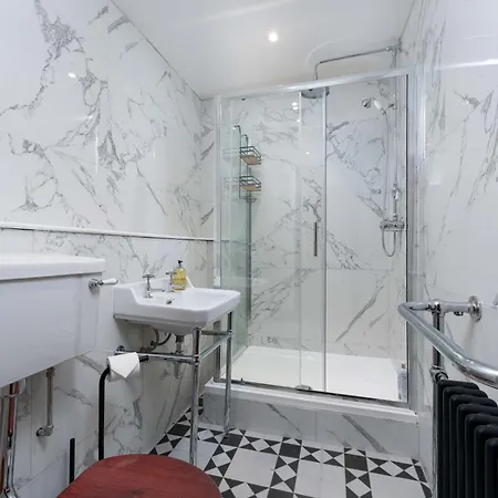 Aparthotel 89 The Merchants- Chic By The House Of Danu 4*