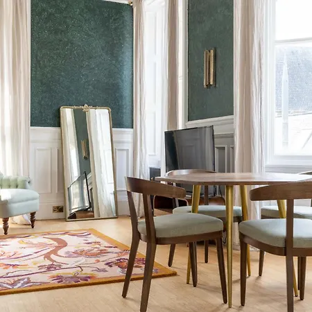 89 The Merchants- Chique Aparthotel By The House Of Danu Edinburgh