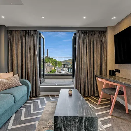 Roomzzz 4* Edimburgo