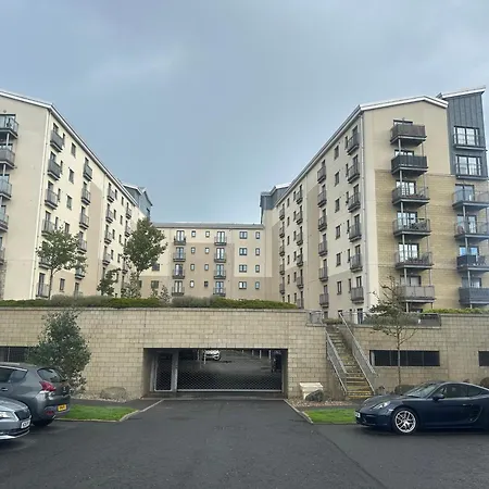 Modern Specious Three Bedroom In *