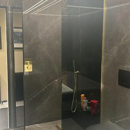 Large Modern Family In Murrayfield - Very Close To Centre - 10 Mins By Direct Bus - Private Driveway & Garden 에든버러