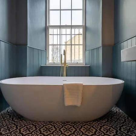 Luxury Nests - Johnnie Walker 2 Apartment *